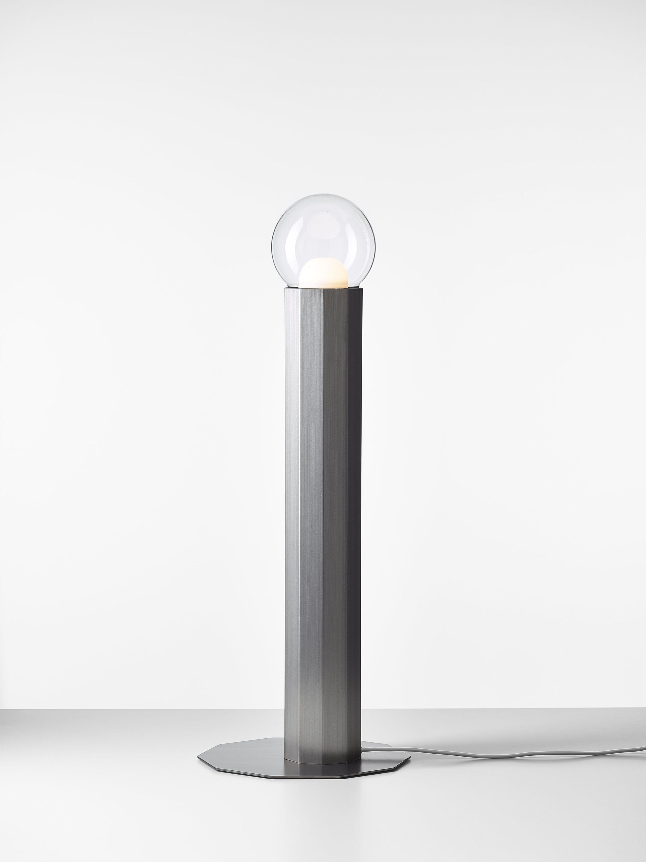 Светодиодный торшер из выдувного стекла и металла BROKIS Prisma ARCH-00031038 - Вид №6