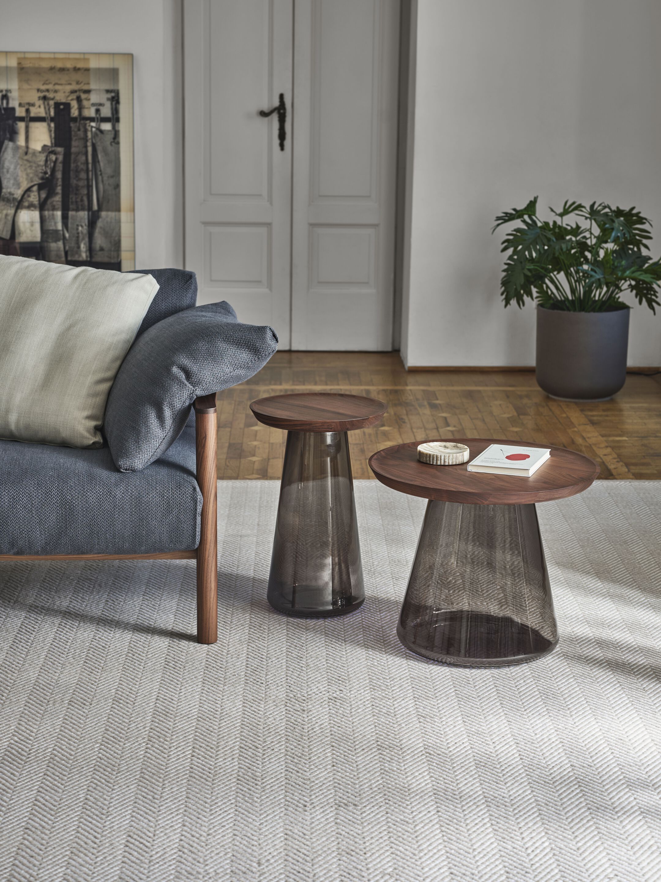 Круглый журнальный столик из дутого стекла и ореха Porada двадцать четыре ARCH-00134156 - Вид №2