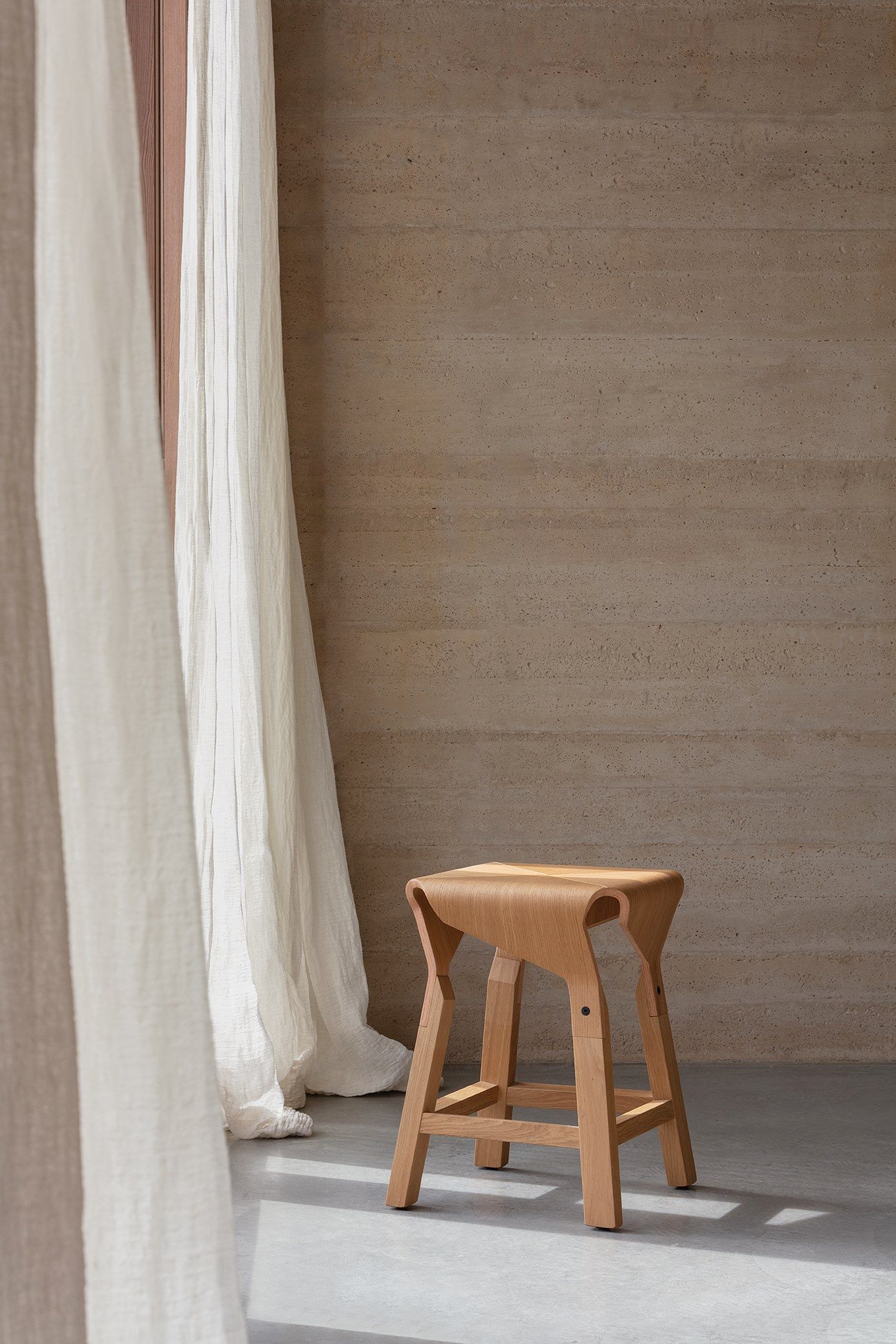 Деревянный низкий стул с подставкой для ног Vergés Naoshima ARCH-00055784 - Вид №9