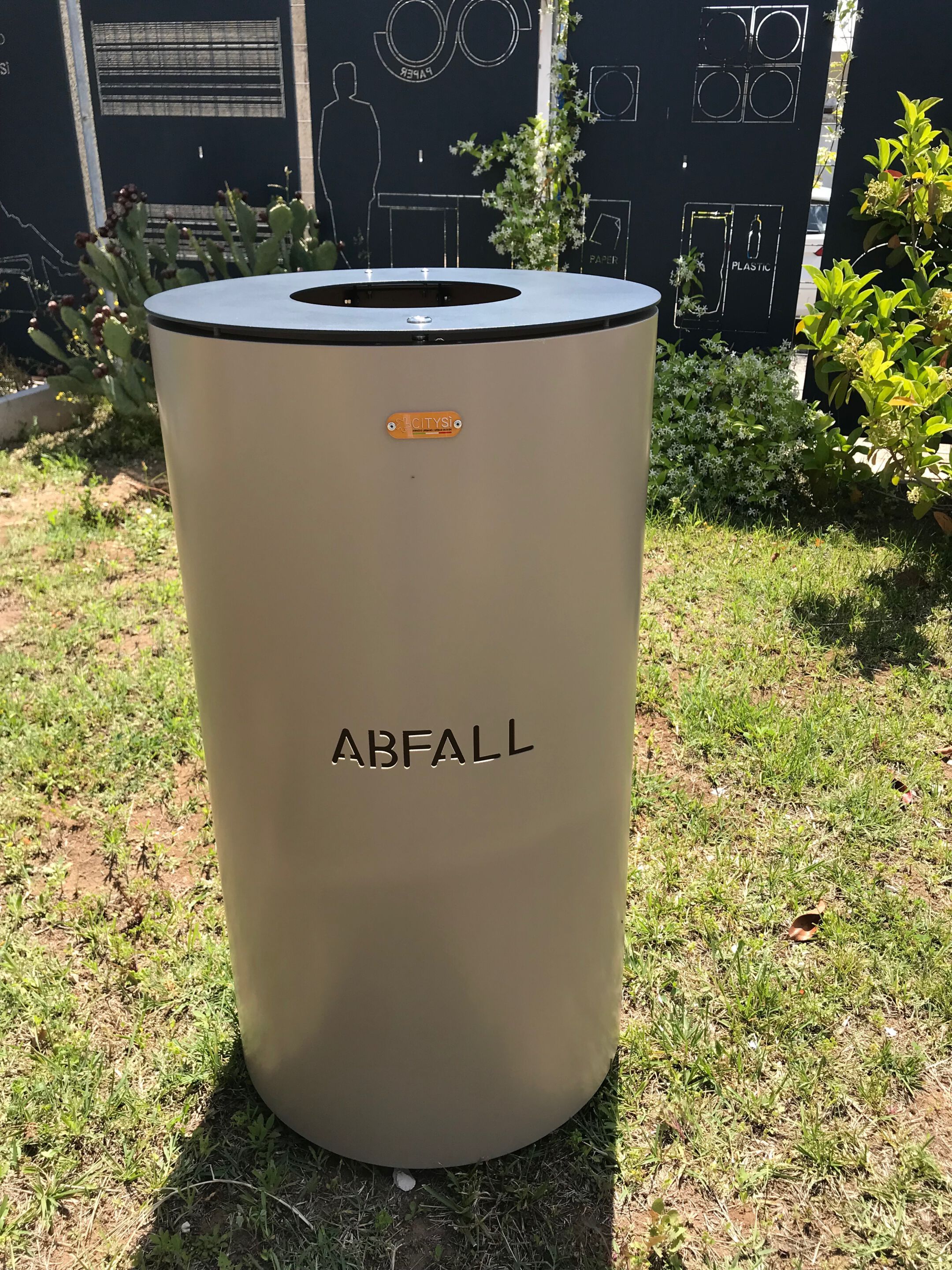 Наружная стальная корзина для мусора с крышкой с пепельницей CITYSì TIMMY ARCH-00049255 - Вид №4