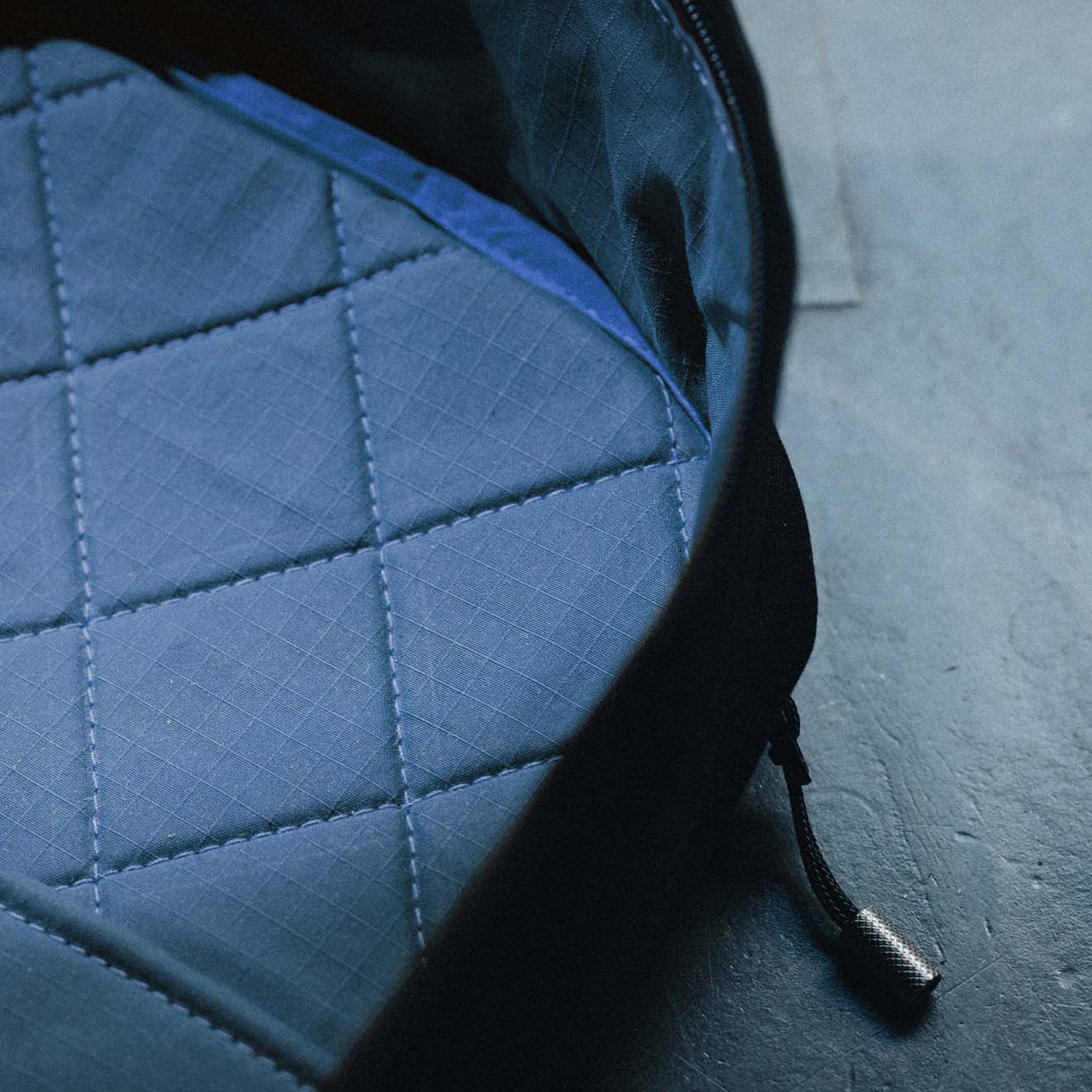 W301BLA-CHA-BRA Everyday Pack 21L - Древесный уголь / Латунь Wingback  - Вид №28