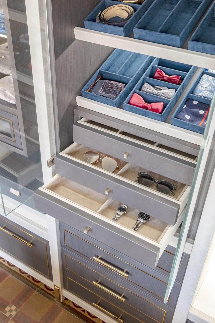 Martini Interiors Гардеробная из дуба со встроенной подсветкой на заказ Essenza sun-id-1504495 - Вид №3