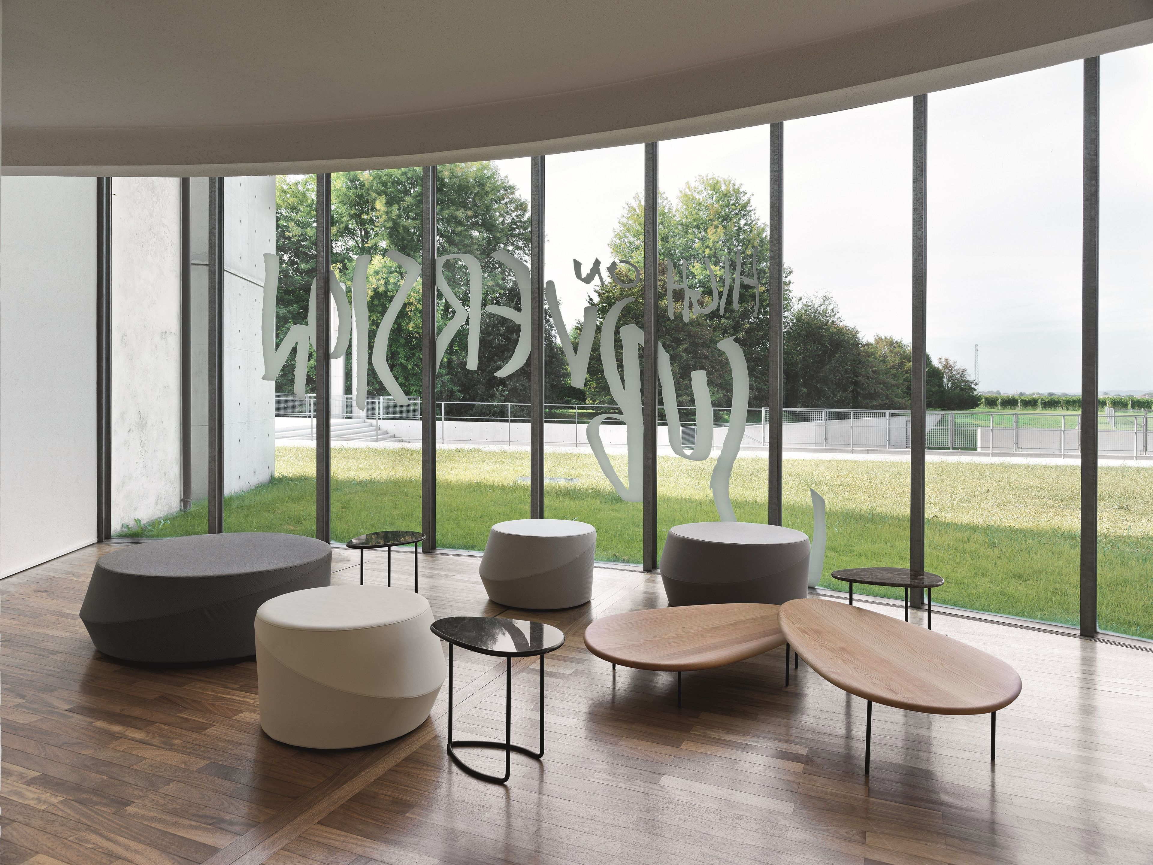 Круглый пуф из ткани или кожи Casamania & Horm GIRO ARCH-00044692 - Вид №1