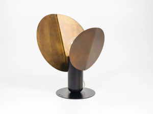 Настольная лампа с травлением железа