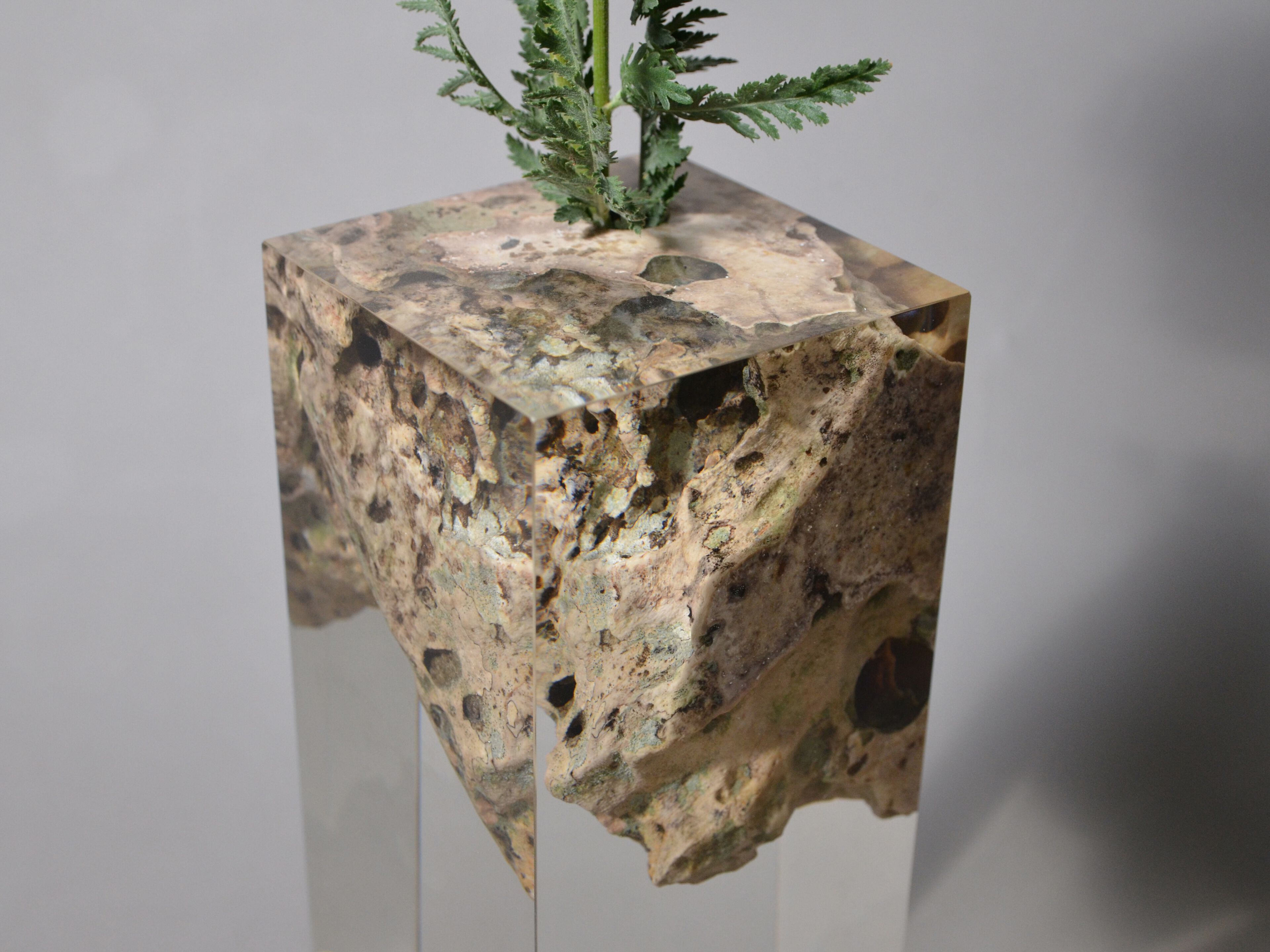 Ваза из карстовой породы и смолы alcarol Bedrock ARCH-00109188 - Вид №3