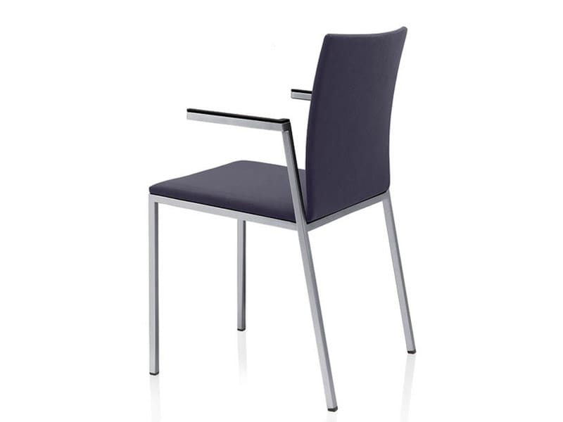 Мягкий штабелируемый стул с подлокотниками Brunner Милан ARCH-00048965 - Вид №1