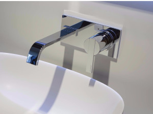 Настенный смеситель для раковины с пластиной