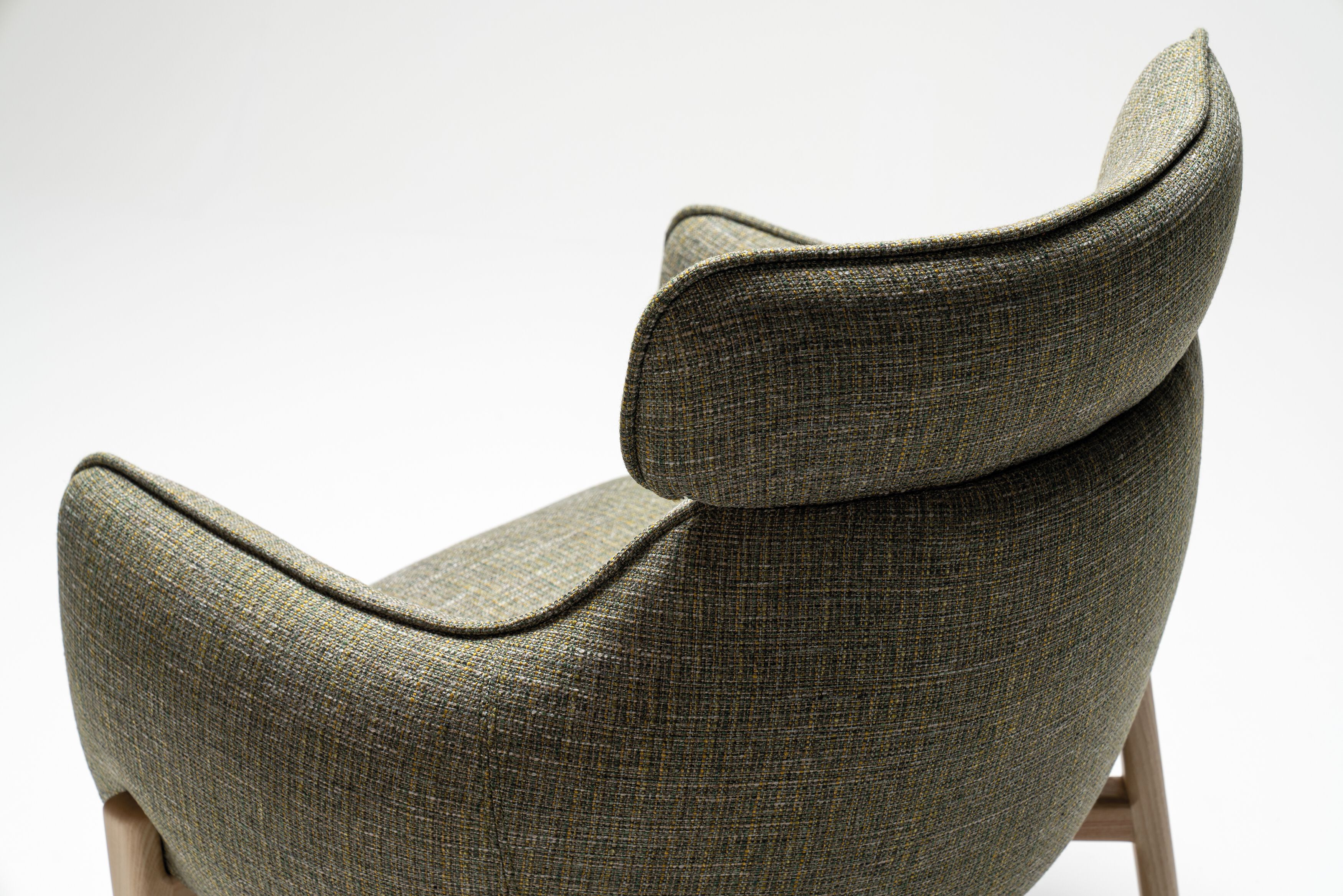 Тканевое кресло с подголовником и подлокотниками Papell Design Arvil ARCH-00145145 - Вид №1