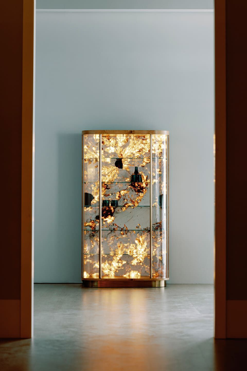 Витрина со встроенным освещением Greenapple PENEDO ARCH-00039957 - Вид №7