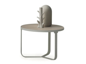 Низкий круглый журнальный столик