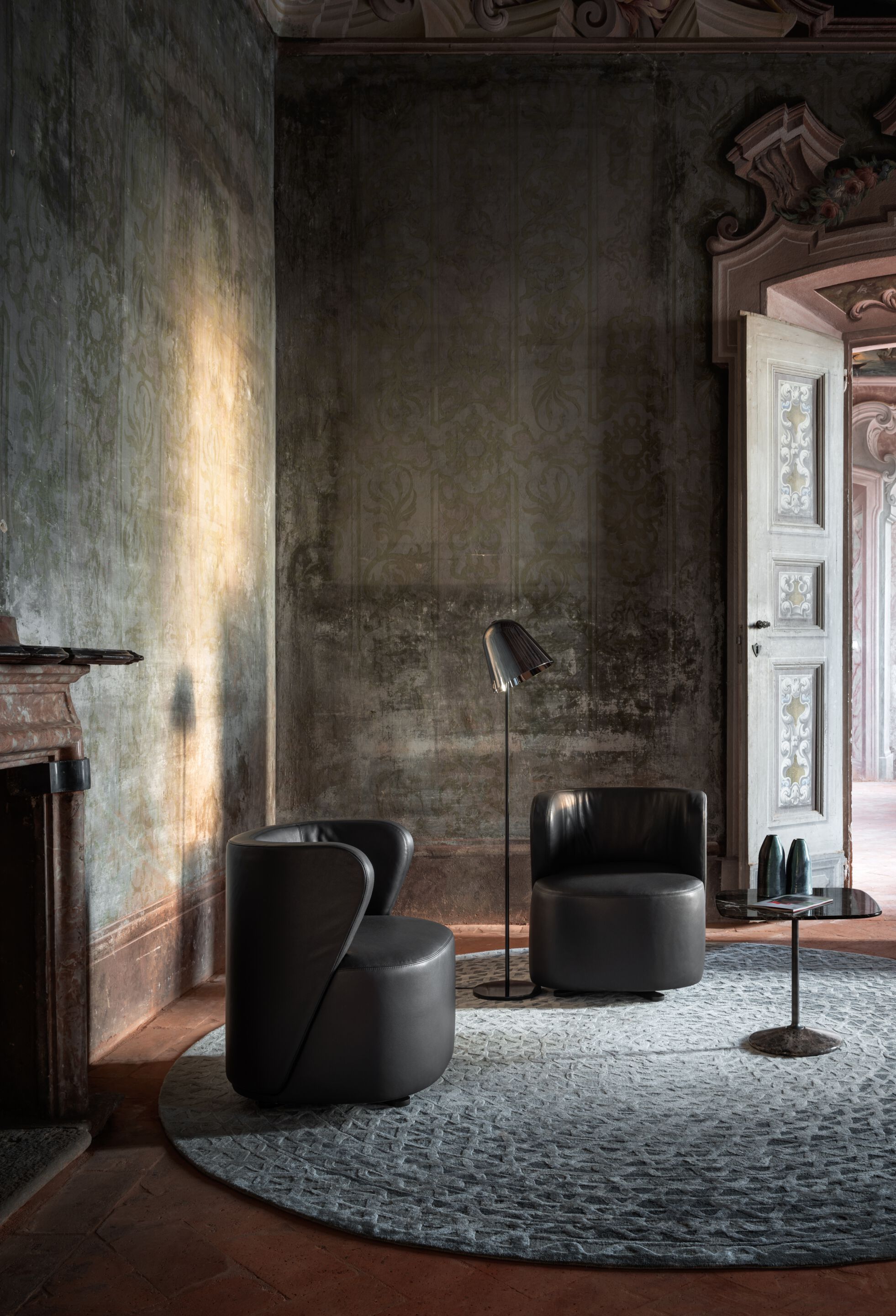 Кожаное вращающееся кресло GHIDINI1961 Spritz ARCH-00132709