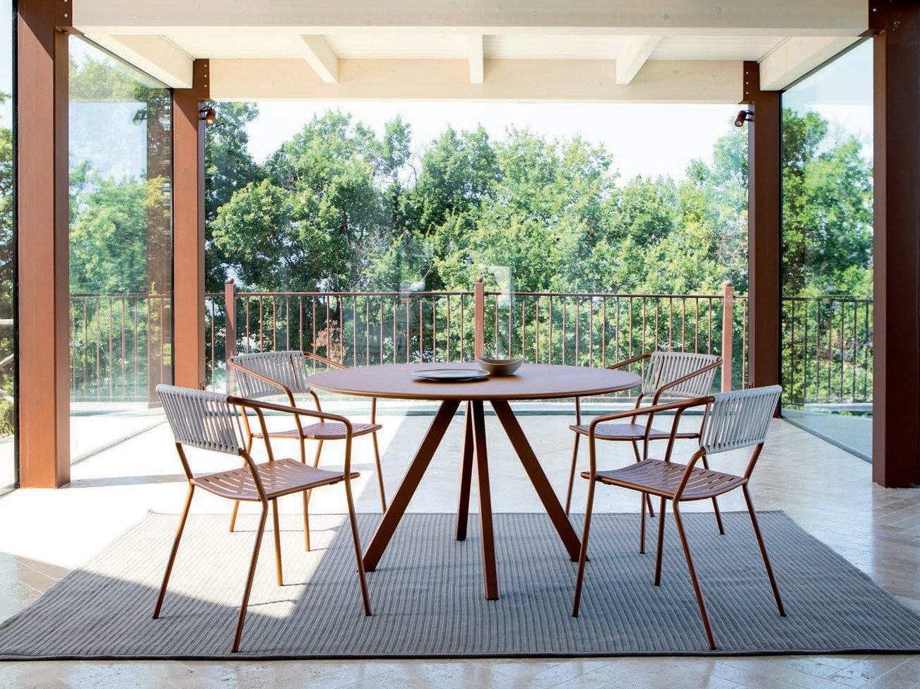 Металлический штабелируемый садовый стул с подлокотниками Vermobil ARCH-00090276 - Вид №8