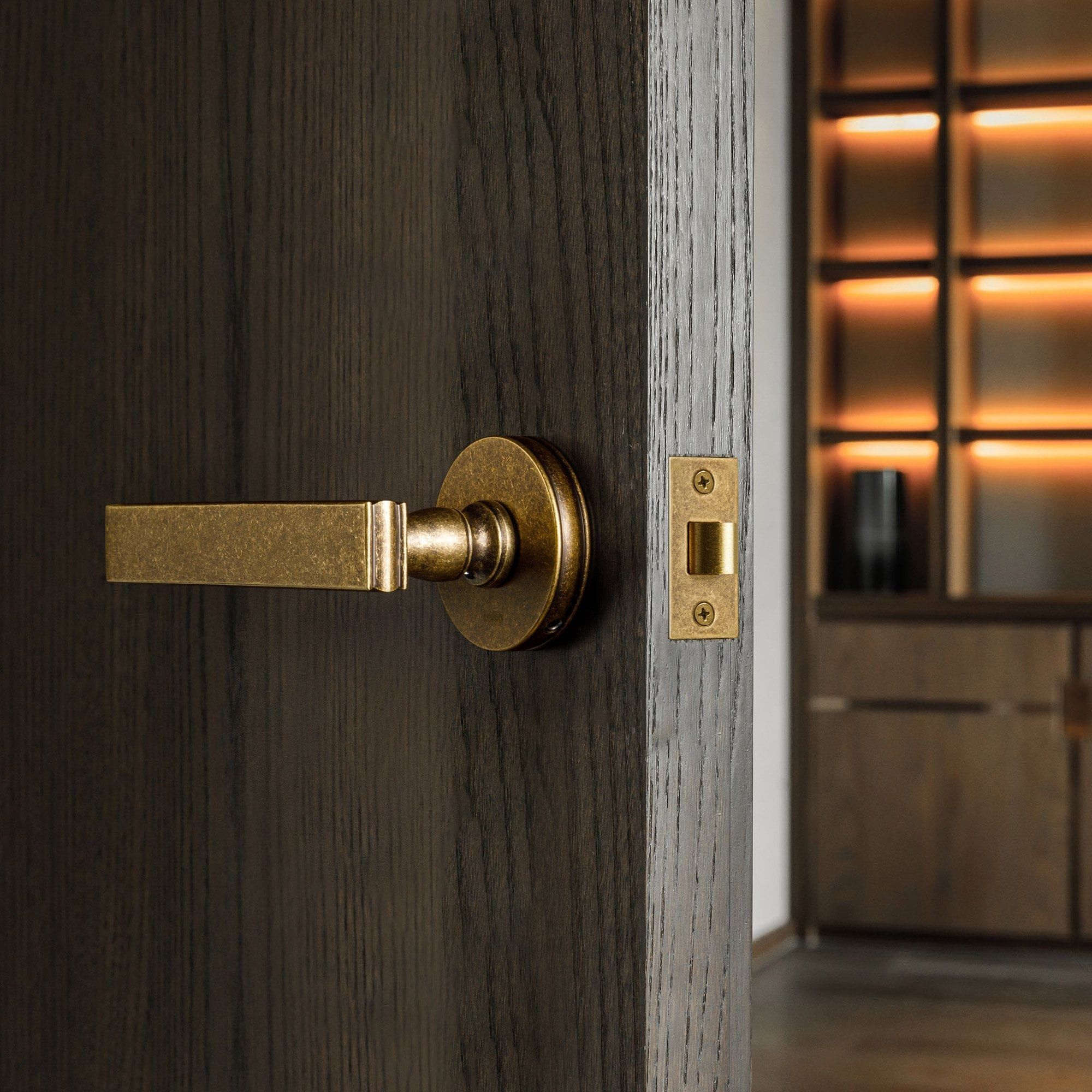 Металлическая ручка на розетке LUSSO Suffolk ARCH-00107847