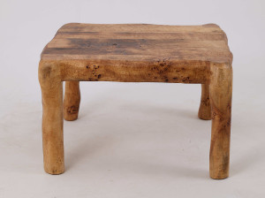 Журнальный столик из дуба