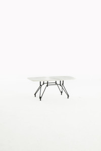 Прямоугольный журнальный столик из спеченного камня