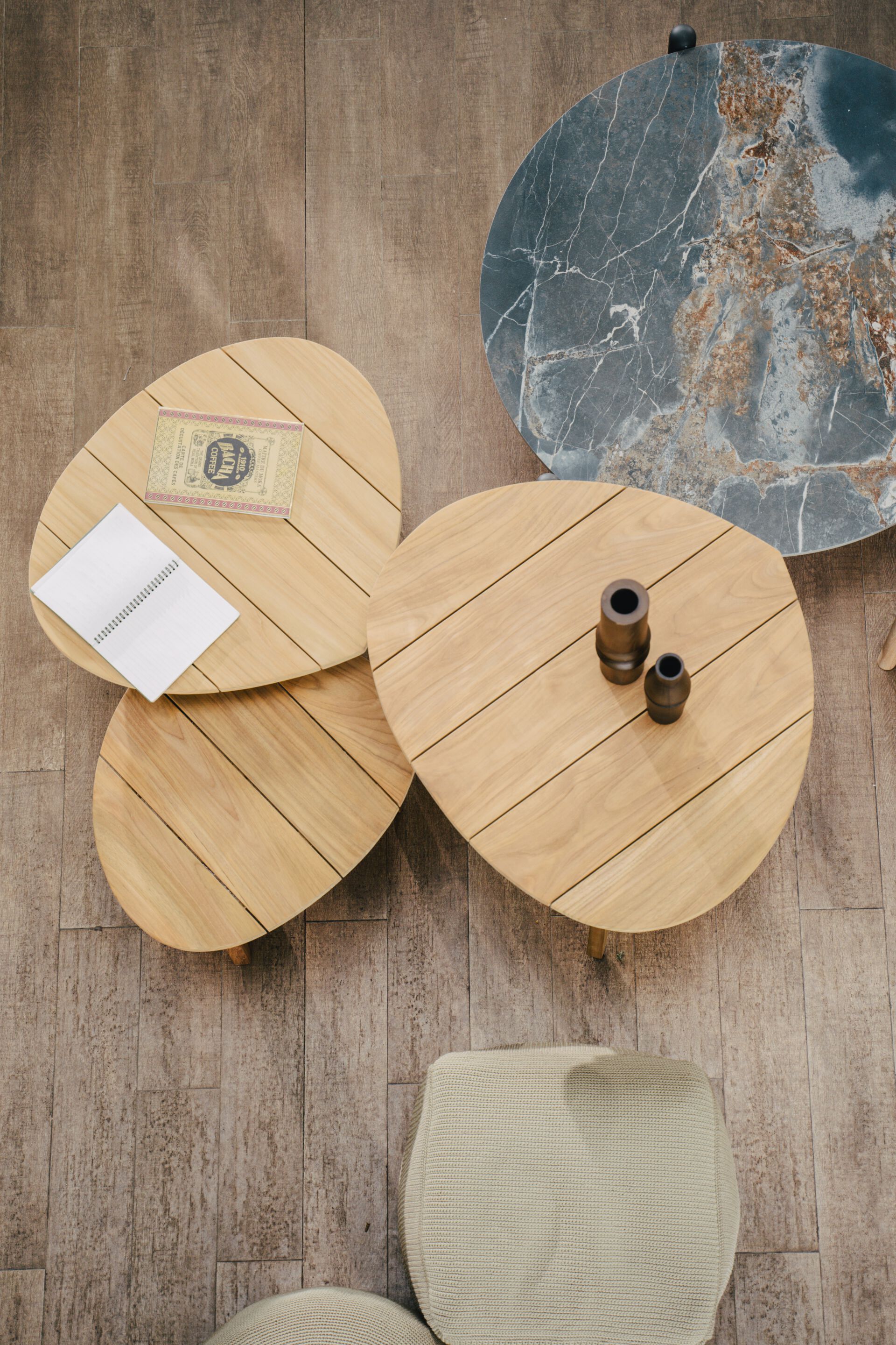 Низкий стол из тикового дерева cbdesign Tria ARCH-00136649 - Вид №8