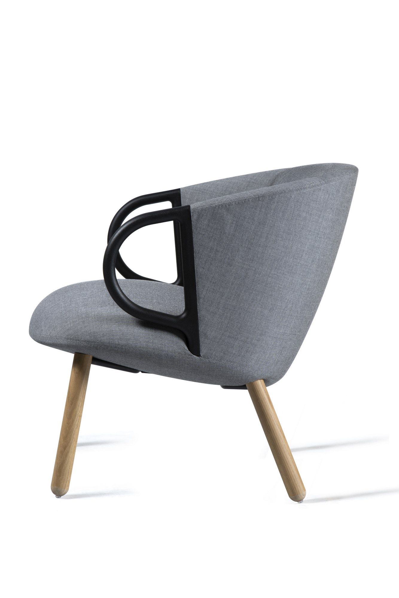 Мягкое тканевое кресло с подлокотниками и деревянной рамой GABER Cucaracha ARCH-00113860 - Вид №3