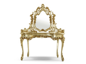 Деревянный туалетный столик