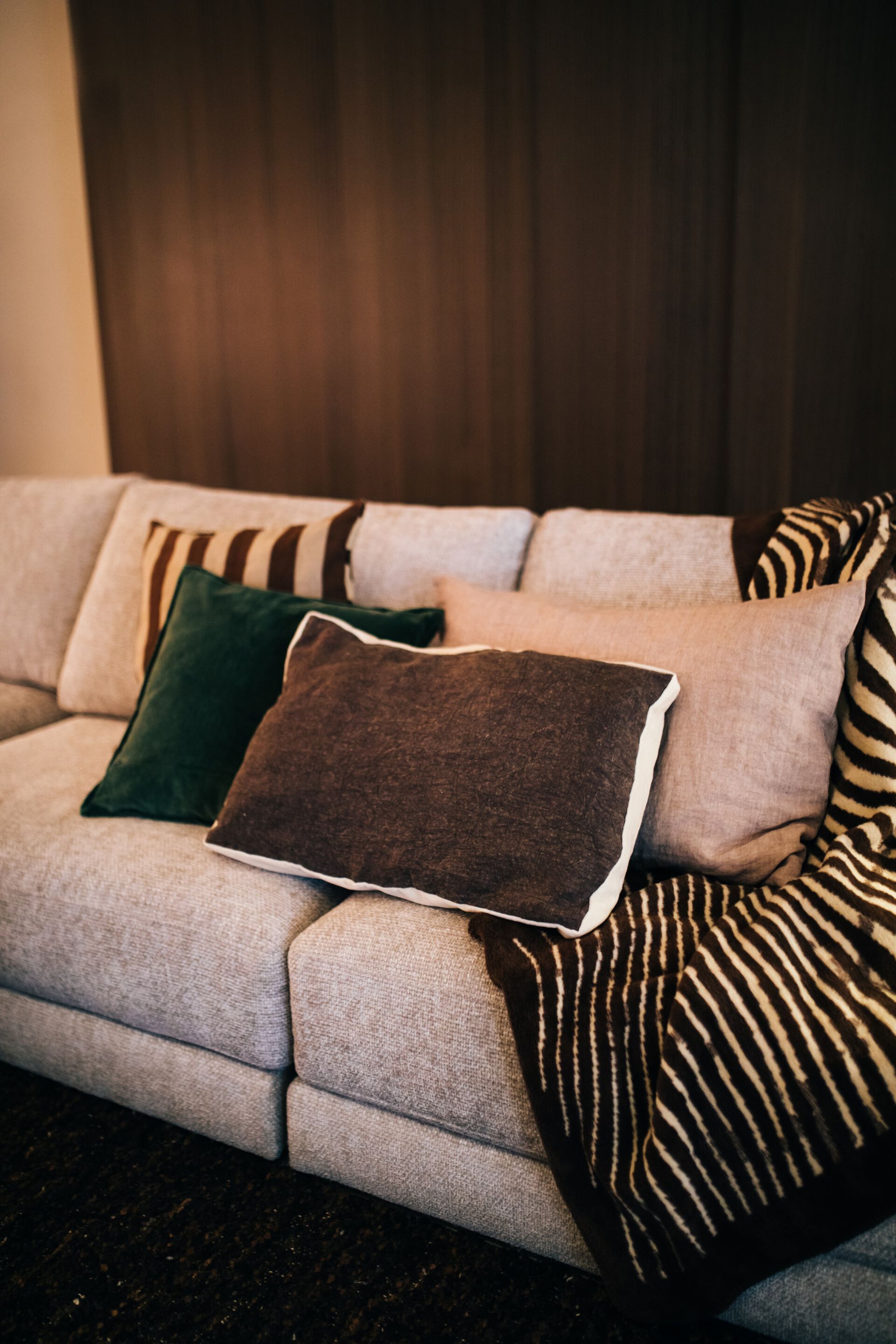 Льняная прямоугольная однотонная подушка POMAX BORDERS ARCH-00106515 - Вид №17