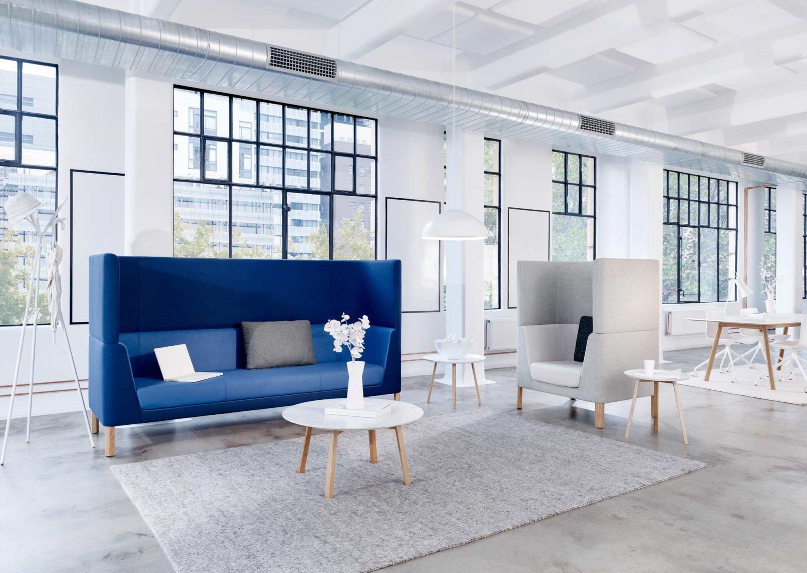 Тканевое кресло с высокой спинкой Ross Gardam Tailored ARCH-00027633 - Вид №1