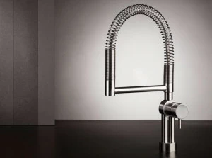 MINA Смеситель для кухни на одно отверстие с вытяжным душем Twist 9700