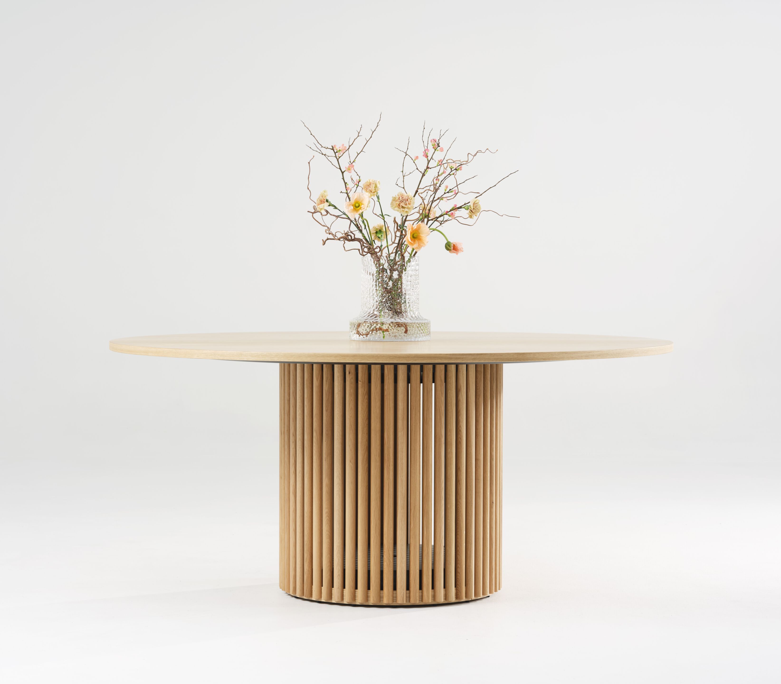 Круглый стол для совещаний с электрической розеткой Karl Andersson Опера ARCH-00052578 - Вид №1