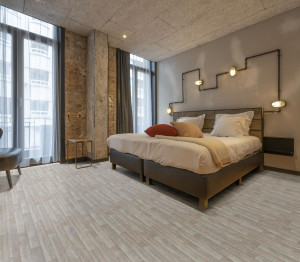 Виниловый пол под дерево