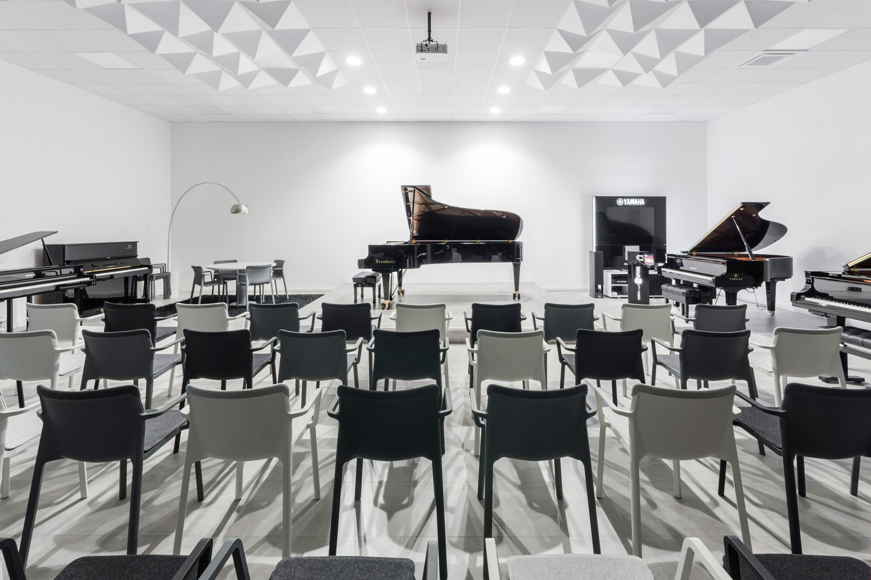 Рециркулированный пластиковый штабелируемый стул Kristalia LP ARCH-00031278 - Вид №19