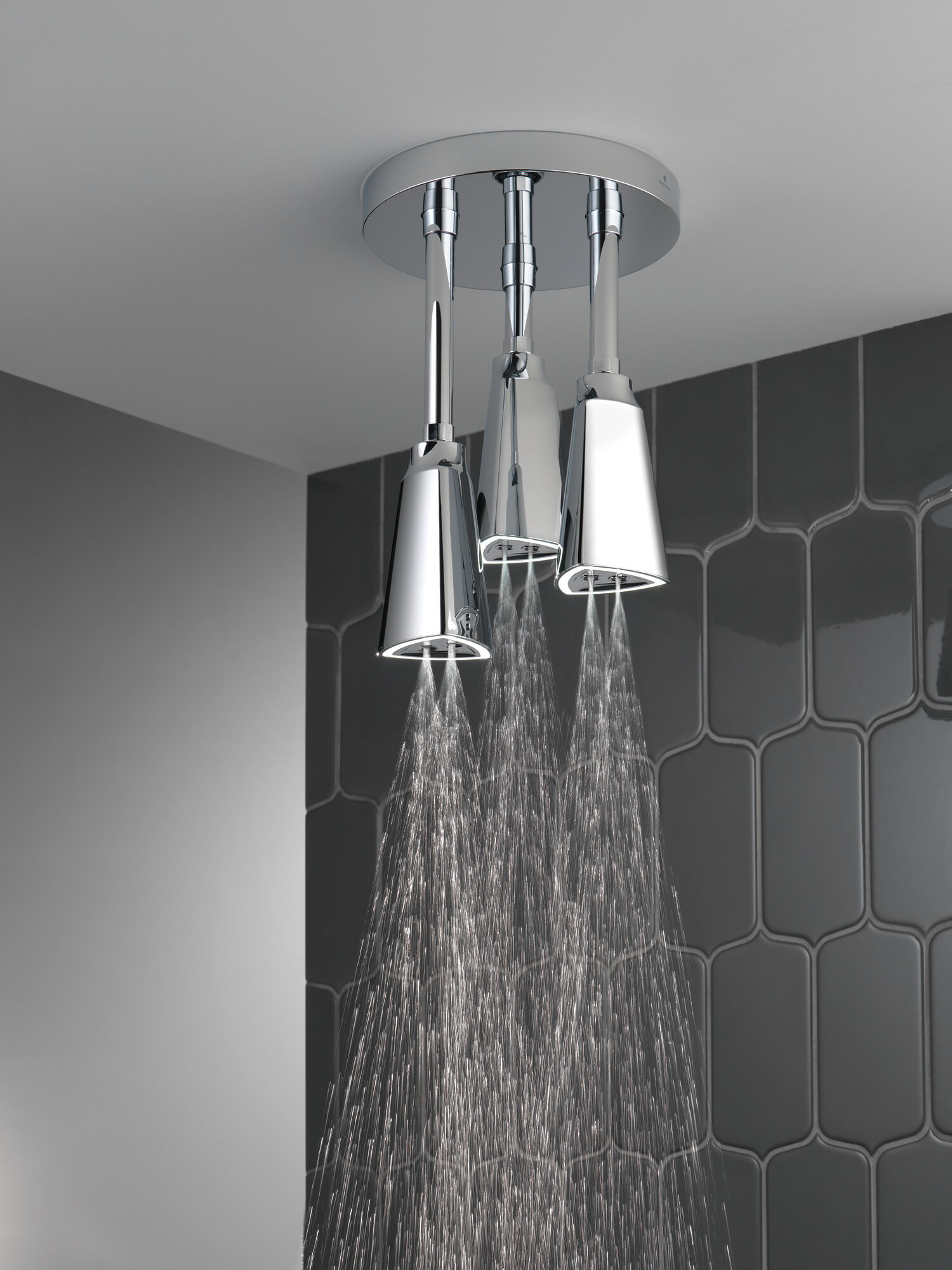 57140-25-L Подвесная душевая лейка Raincan со светодиодной подсветкой H2Okinetic® Delta Faucet Universal Showering Хром  - Вид №5