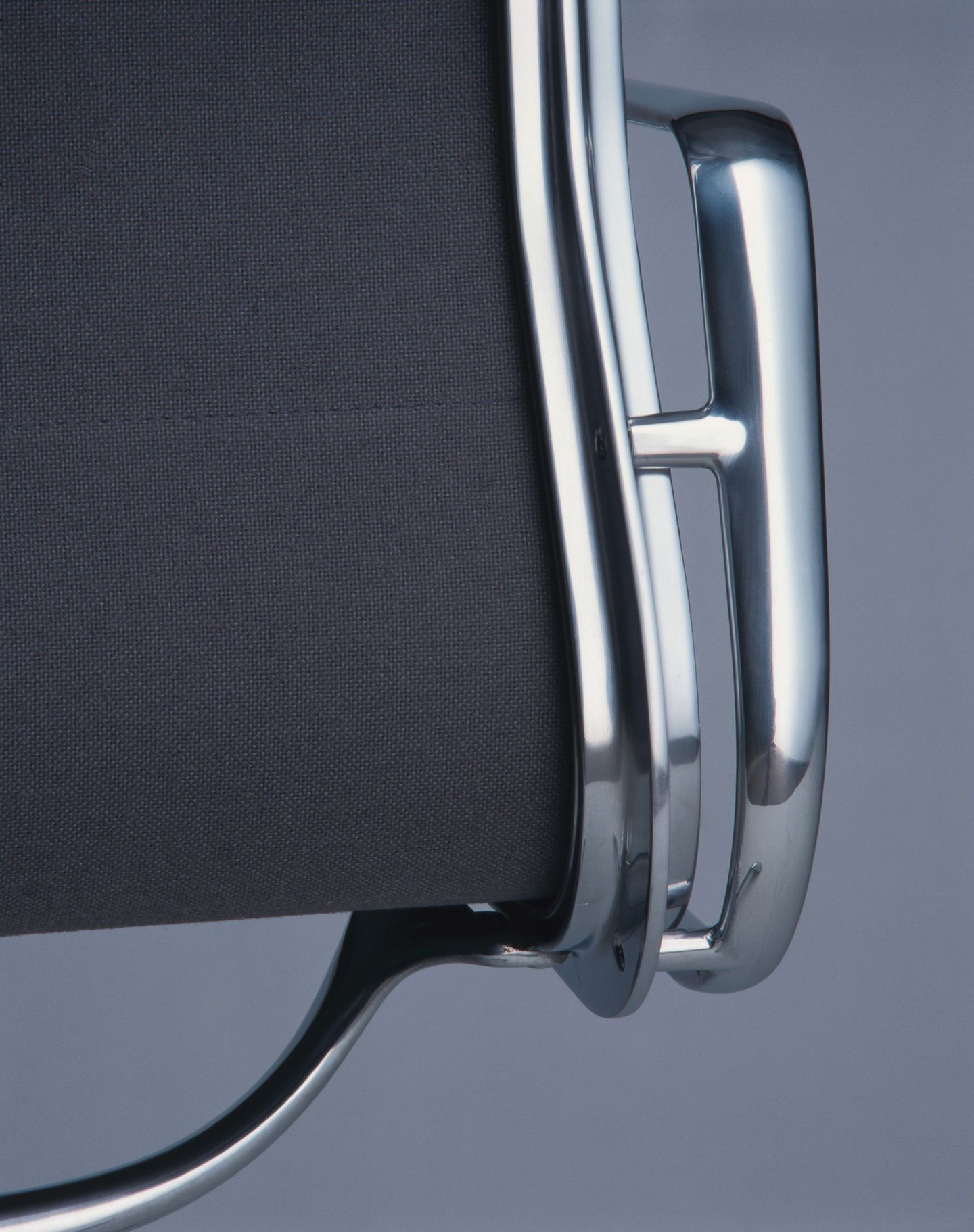 Кожаный стул с подлокотниками VITRA Eames Soft Pad Group ARCH-00088842 - Вид №21