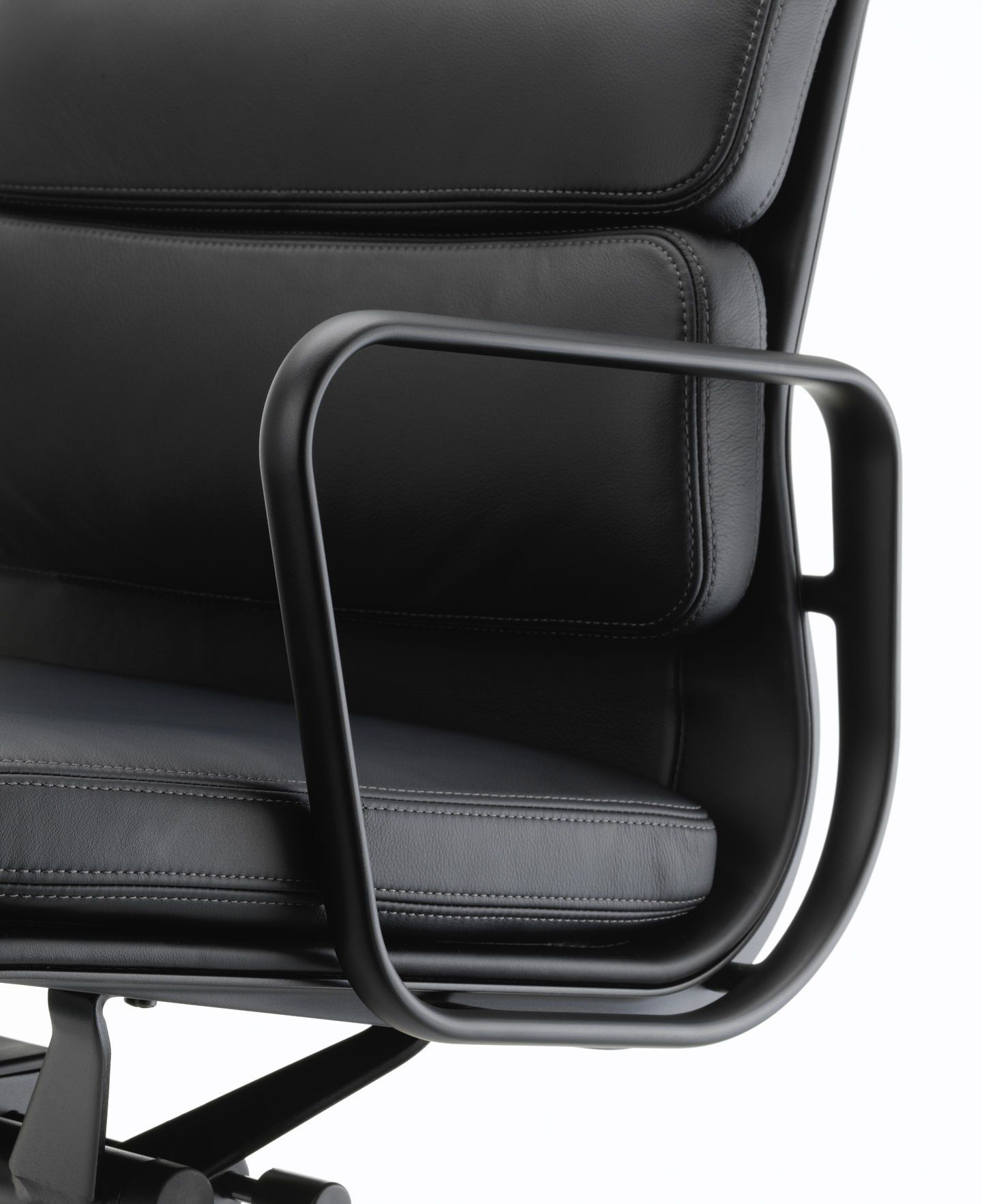 Кожаный стул с подлокотниками VITRA Eames Soft Pad Group ARCH-00088842 - Вид №17