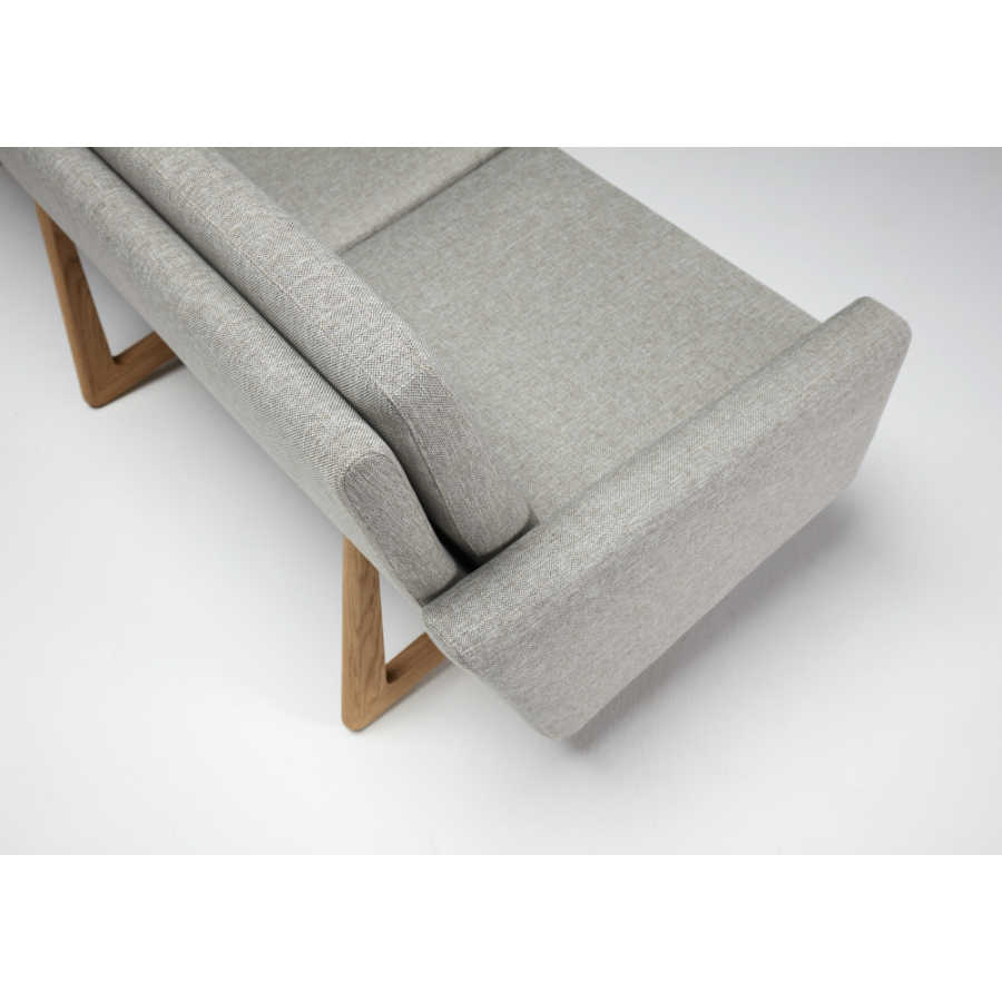 Диван трехместный Egsmark с мягкими подлокотниками, лакированный дуб, темно-песочный Kragelund 20003202244 - Вид №9