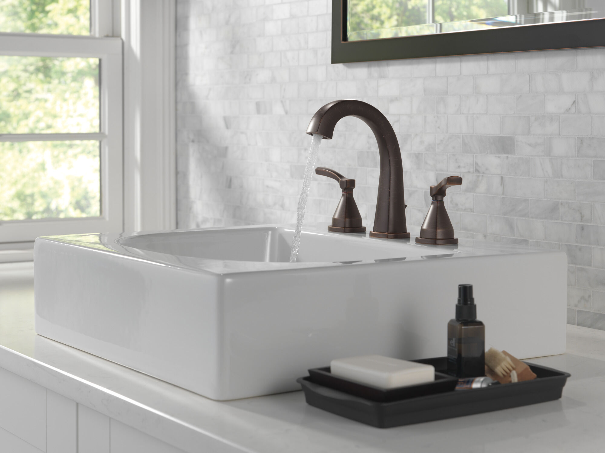 35775-RBMPU-DST Широко распространенный кран Delta Faucet Stryke Венецианская бронза  - Вид №1