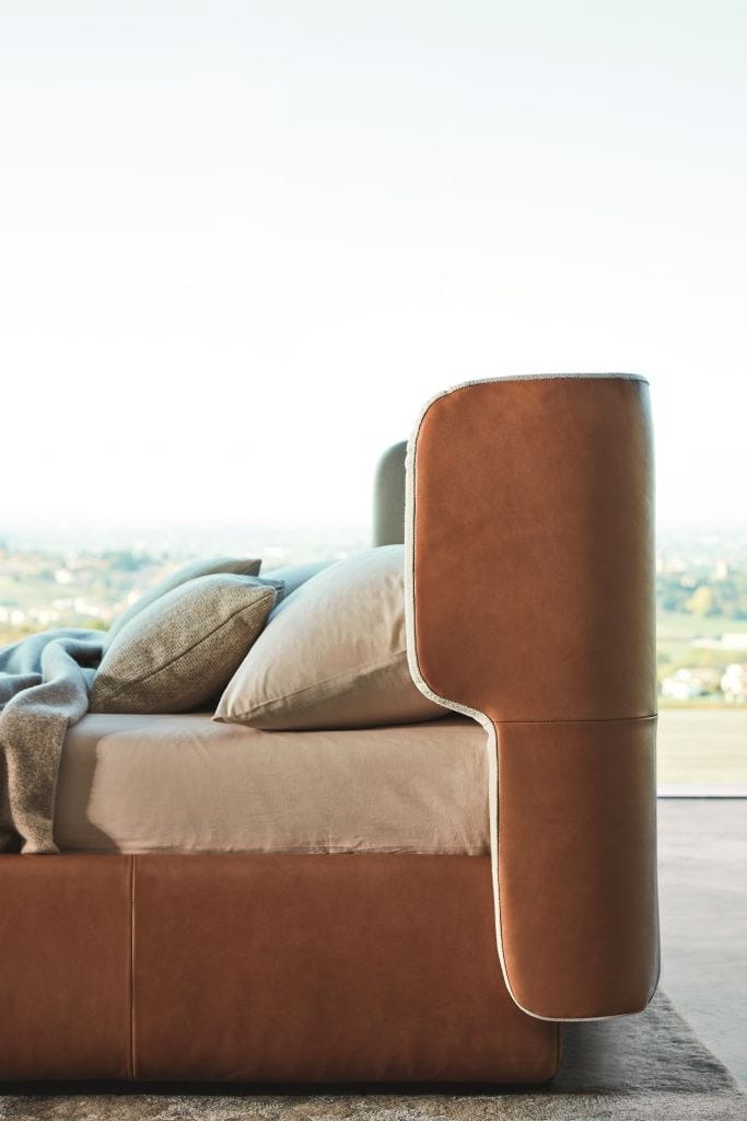 Кожаная двуспальная кровать с мягким изголовьем Ditre Italia ARCH-00035766 - Вид №3