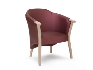 Тканевое кресло с подлокотниками