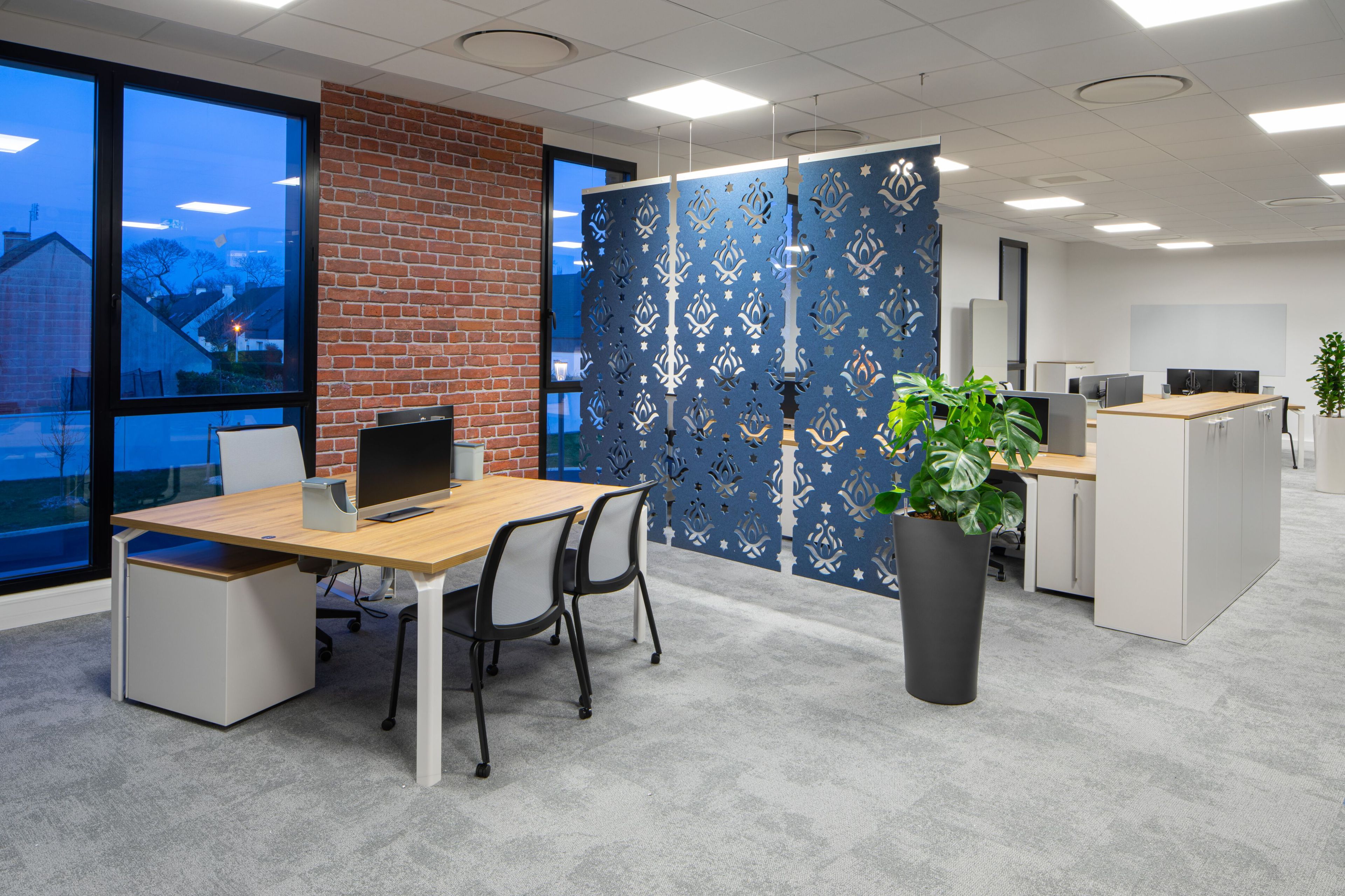 Деревянная прямоугольная рабочая станция с разделительными панелями Haworth Epure ARCH-00008587 - Вид №1