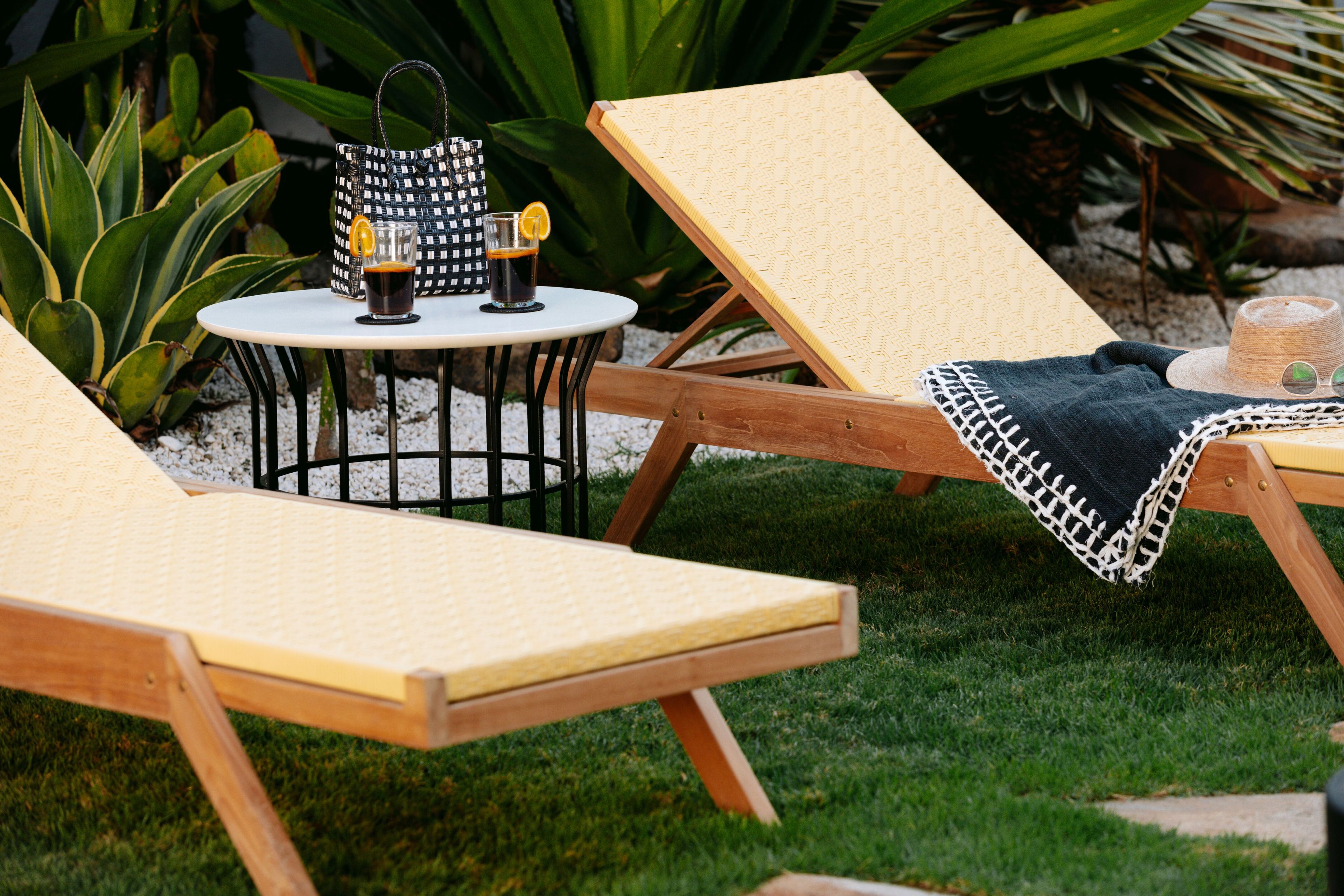 Овальный садовый журнальный столик из волокнистого бетона cbdesign Space ARCH-00090672 - Вид №1