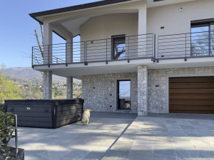 Натуральный каменный элемент для фасада