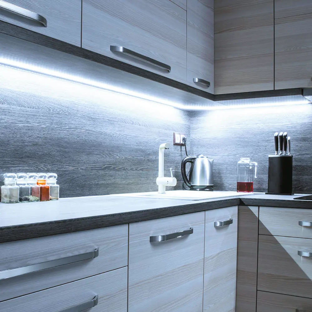 Светодиодная лента Apeyron с пультом ДУ для интерьерной подсветки 86004023