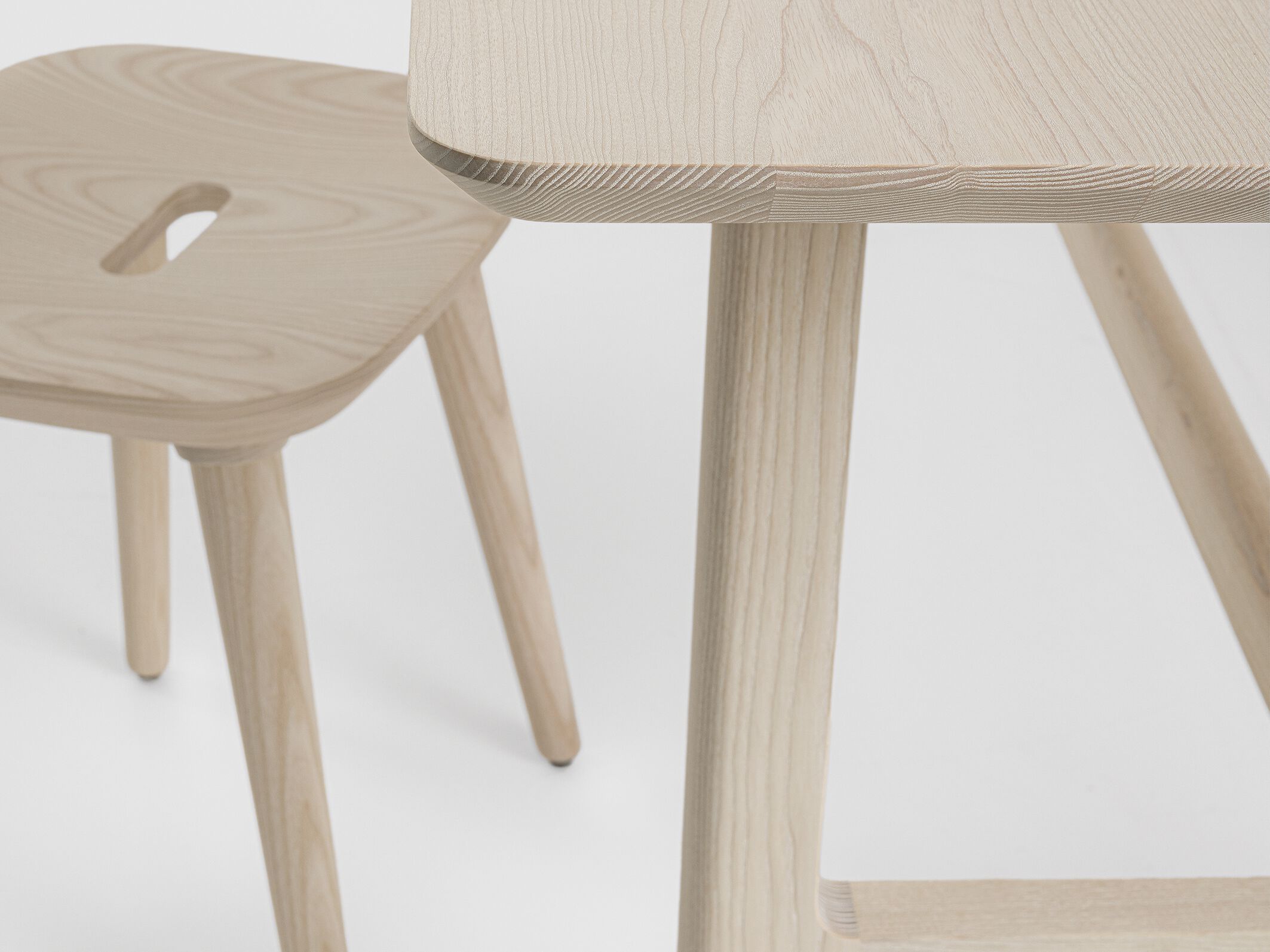 Твердый деревянный низкий стул ZEITRAUM VNA ARCH-00121720 - Вид №1