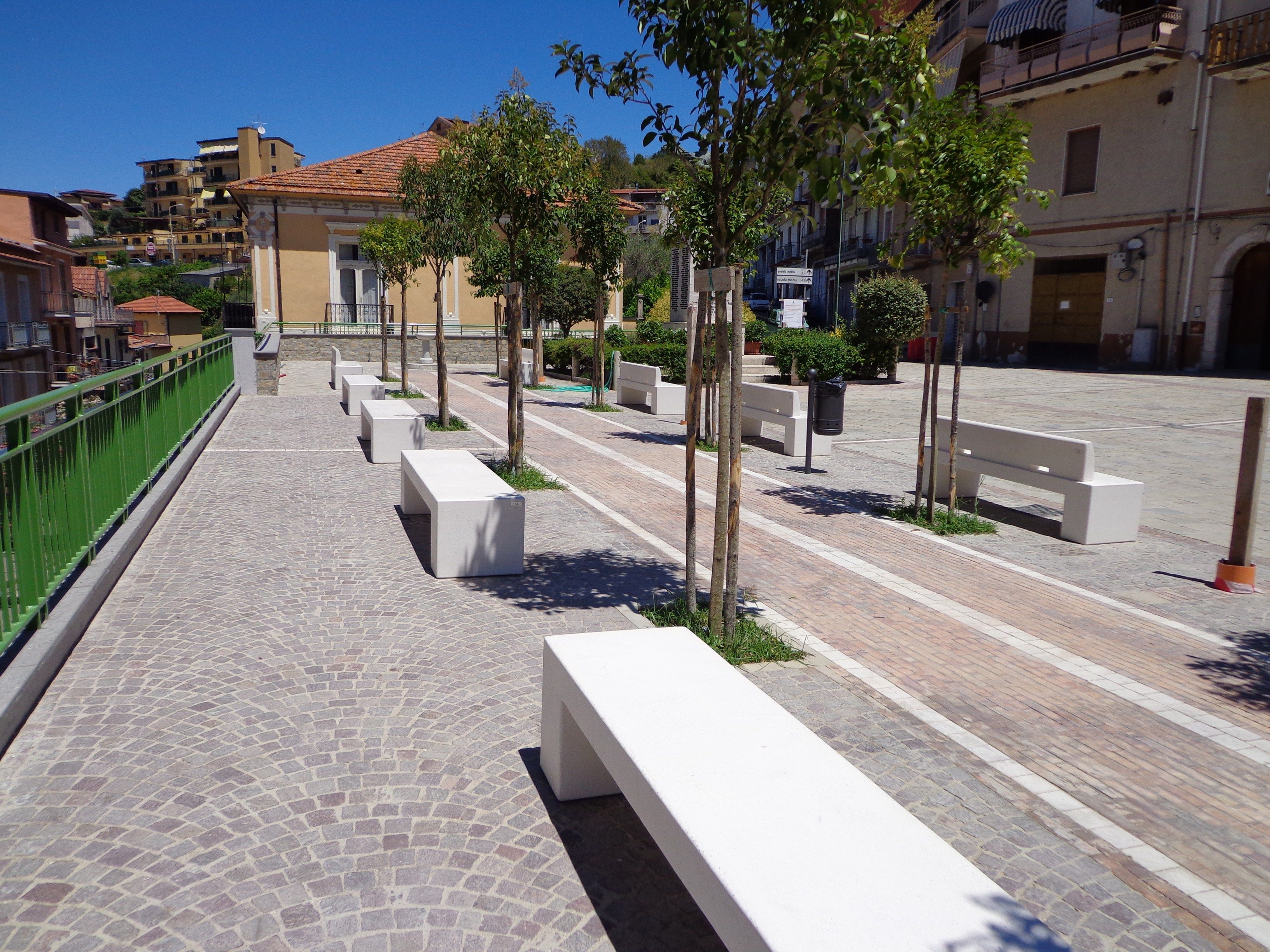 Скамья из композитного материала без спинки Viscio Urban Design GIOTTO ARCH-00022028 - Вид №1