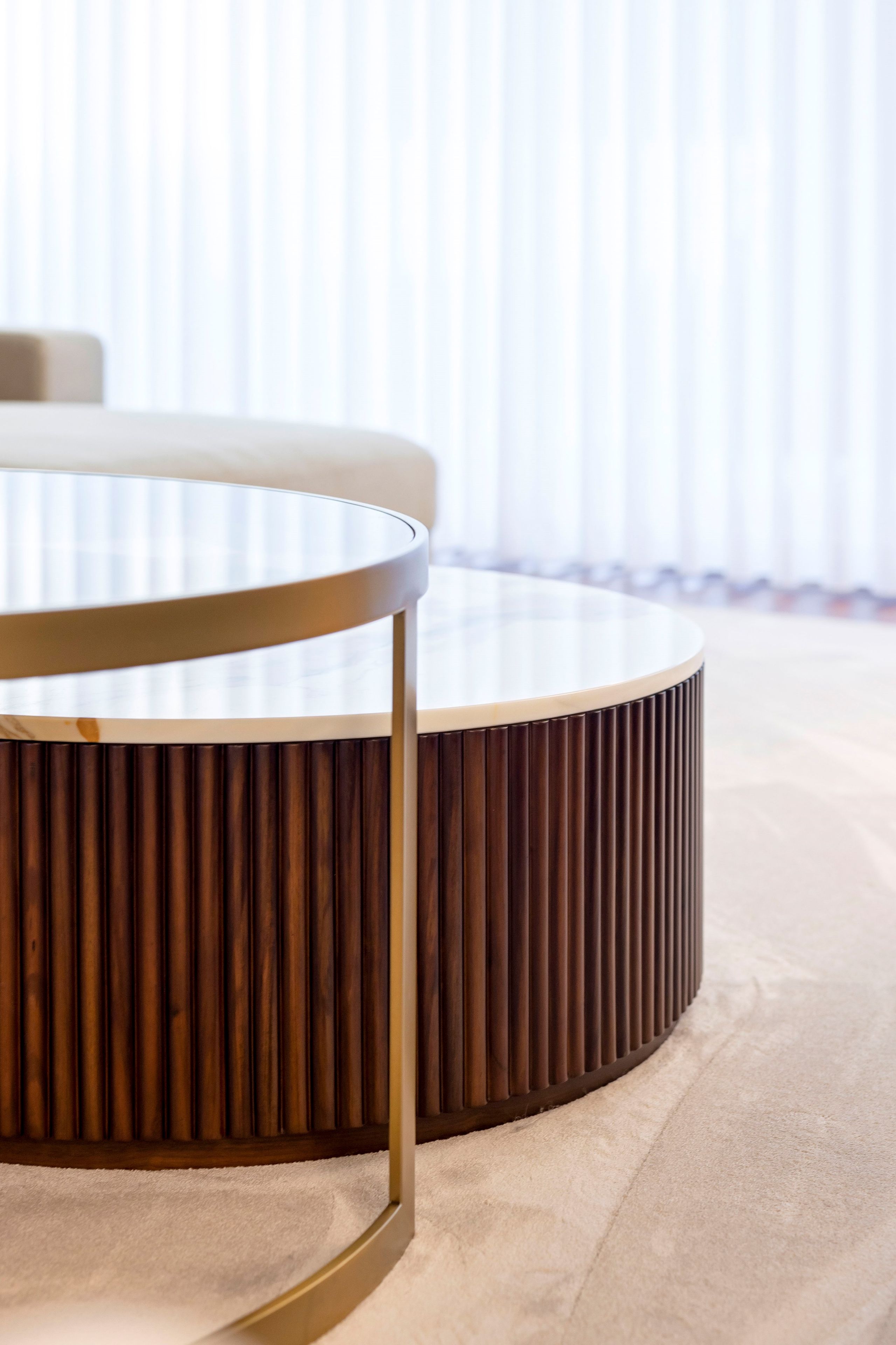 Деревянный круглый низкий журнальный столик Stylish Club медь ARCH-00061345 - Вид №5