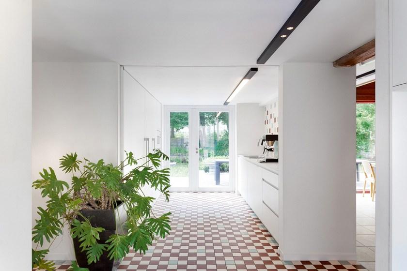 Modular Lighting Instruments Потолочный линейный световой профиль sun-id-1449109 - Вид №1