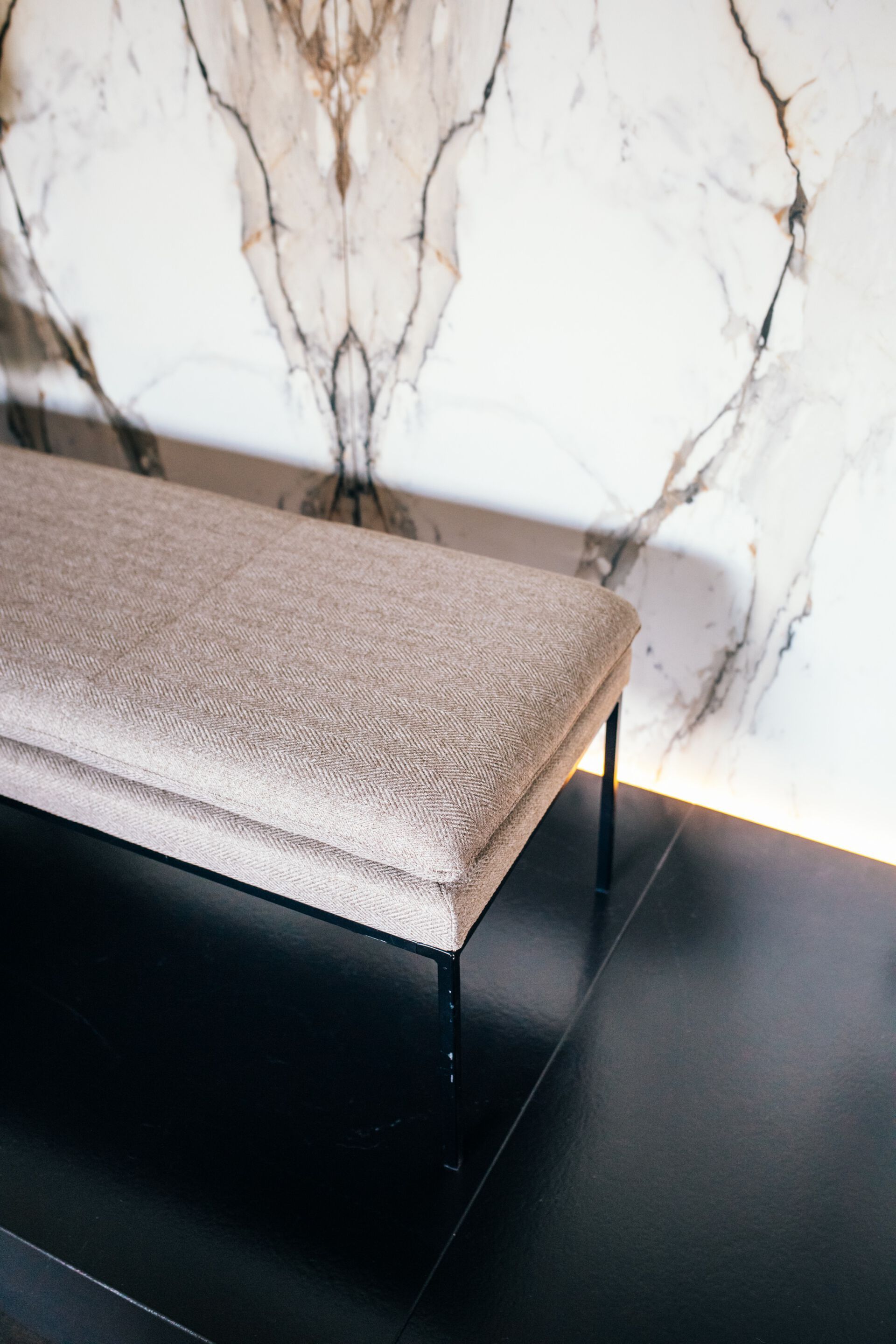 Скамейка из полиэстера POMAX GALLET ARCH-00085776 - Вид №3