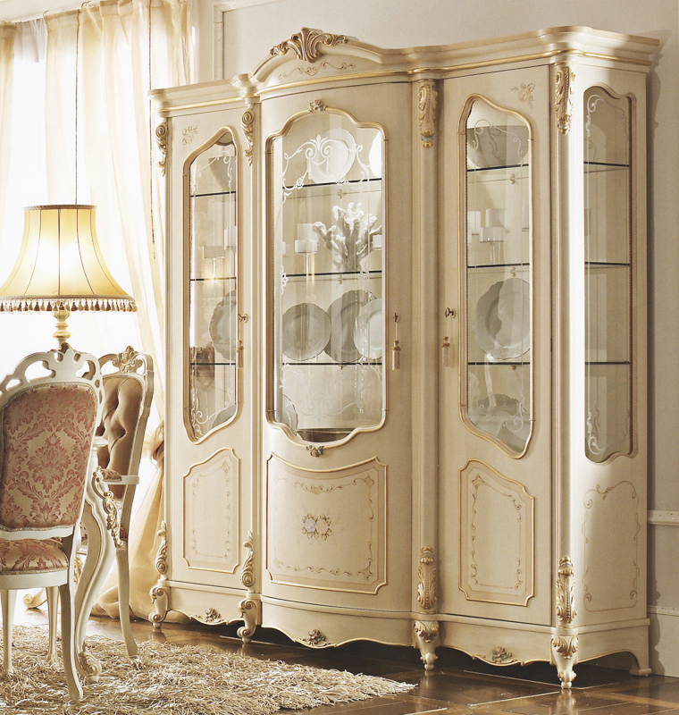 Витрина BAROCCO AGM (ALBERTO E MARIO GHEZZANI) AE.1018