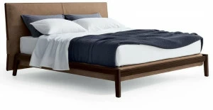 Poliform Двуспальная кровать из кожи с обитым изголовьем Ipanema