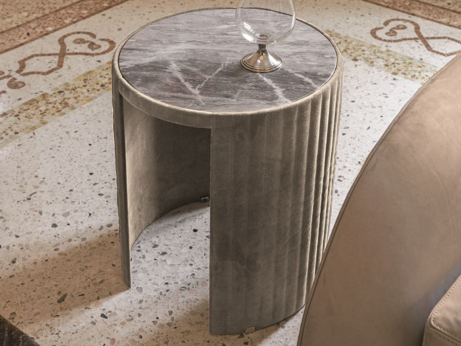 Круглый мраморный журнальный столик Longhi Loveluxe ARCH-00083129