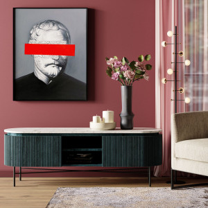 Мраморный шкаф с распашными дверями