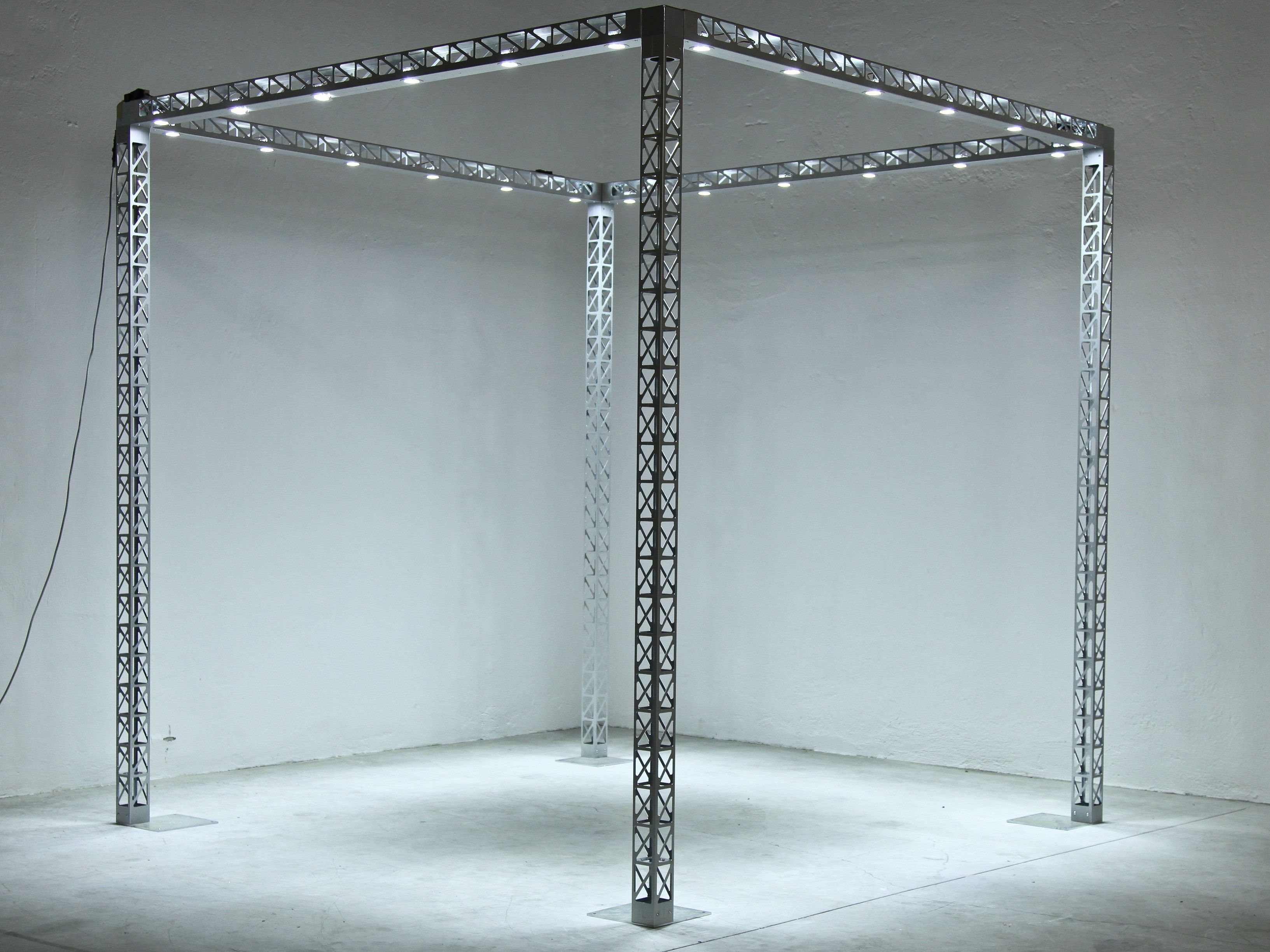 Алюминиевая витрина со встроенным освещением SELVOLINA EXPOLIGHT ARCH-00021265