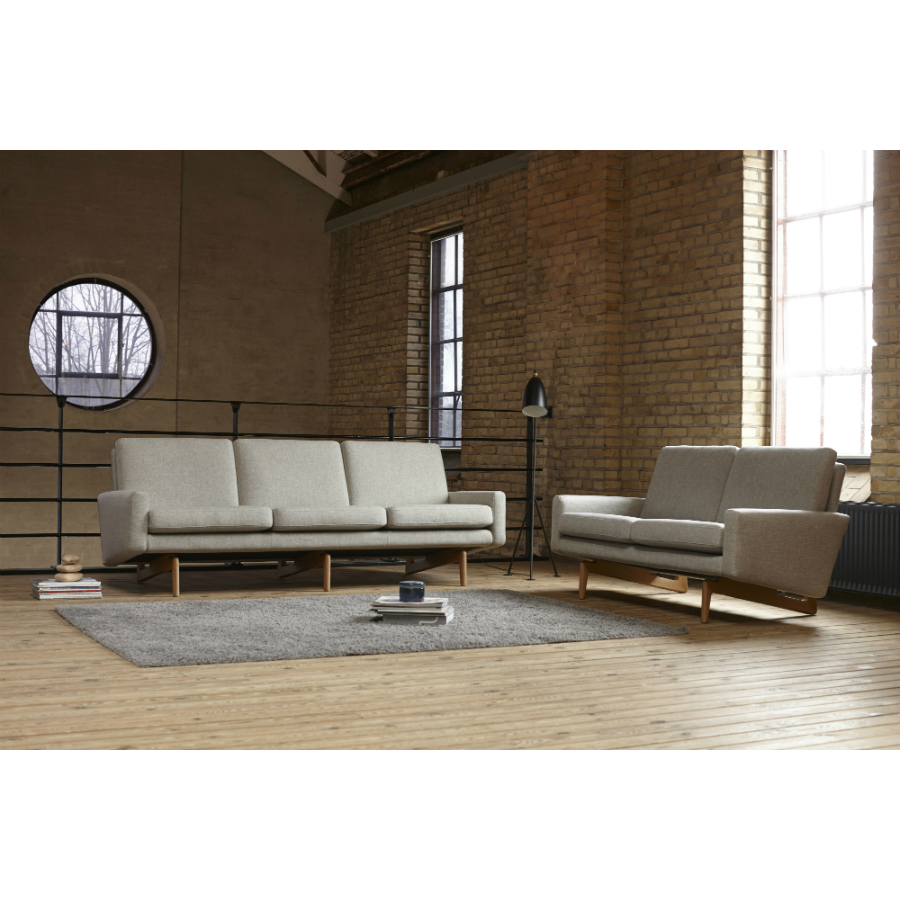 Диван двухместный Egsmark с мягкими подлокотниками, лакированный дуб, коричневый Kragelund 20002202801 - Вид №1